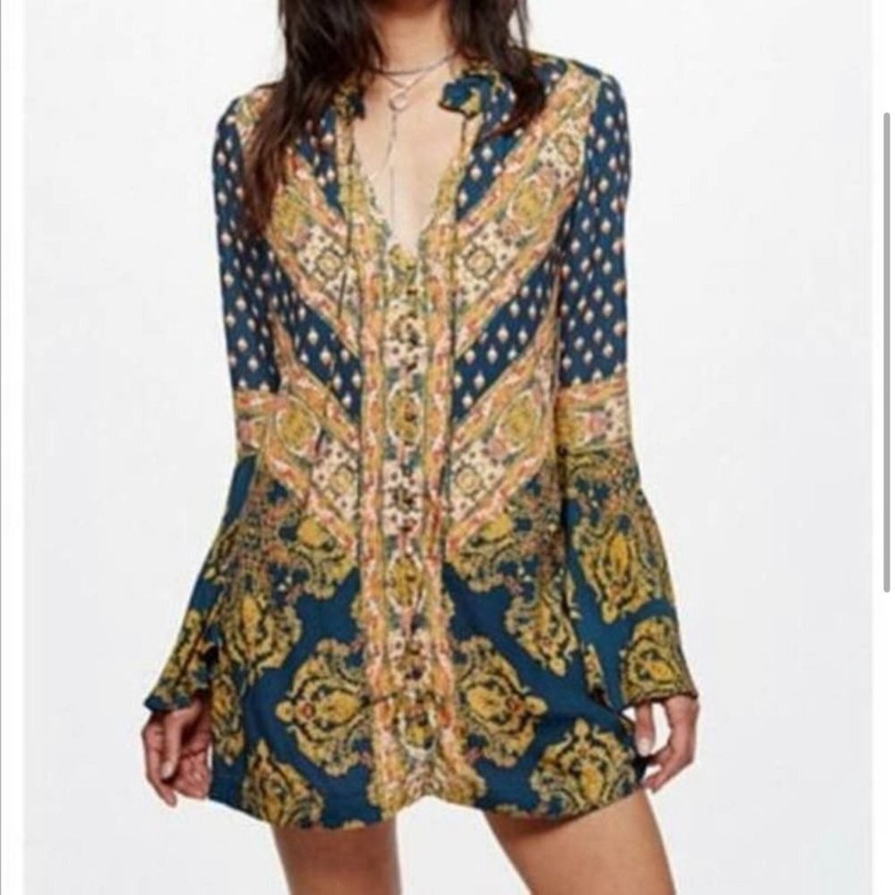 Free People Bell Sleeve Magic Mystery Tunic Size Small